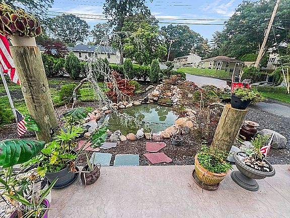 4th image of 53 N Lakeside Avenue