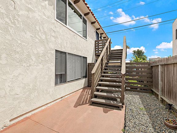 3rd image of 219 Avenida Santa Barbara