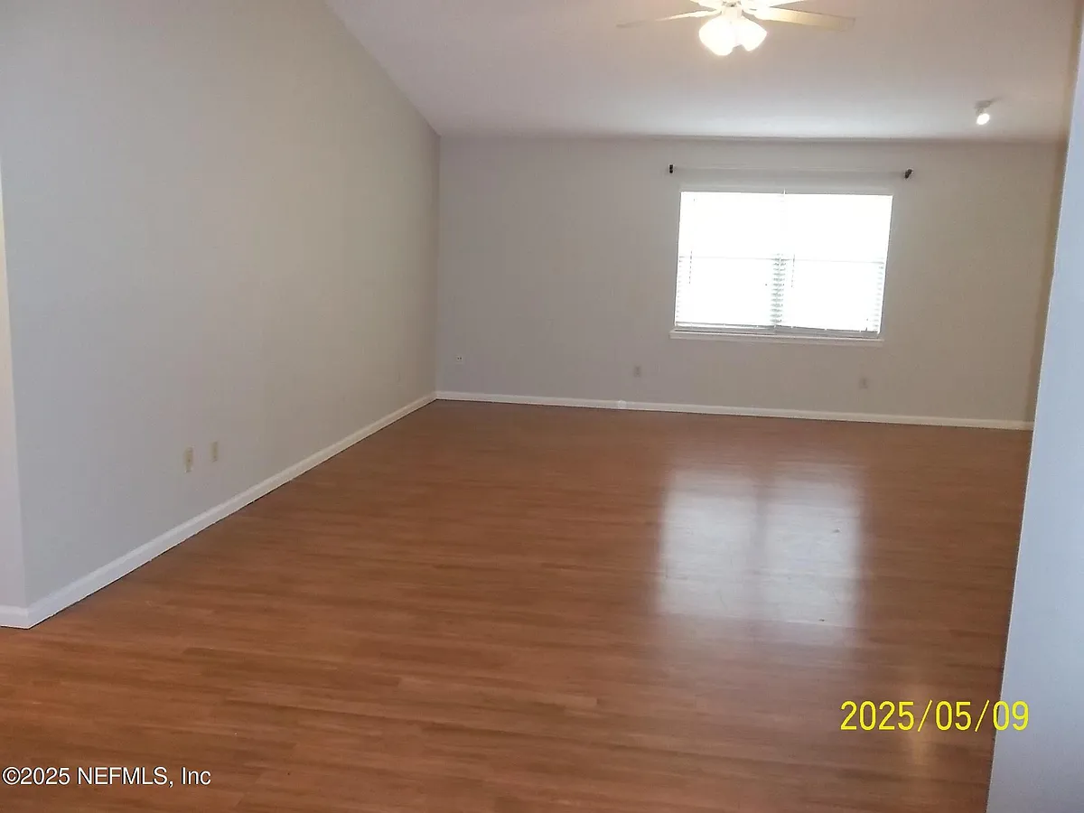 Photo 2 of 14 - 255 Leatherleaf Dr - Jacksonville, FL Building Photo - 255 Leatherleaf Dr