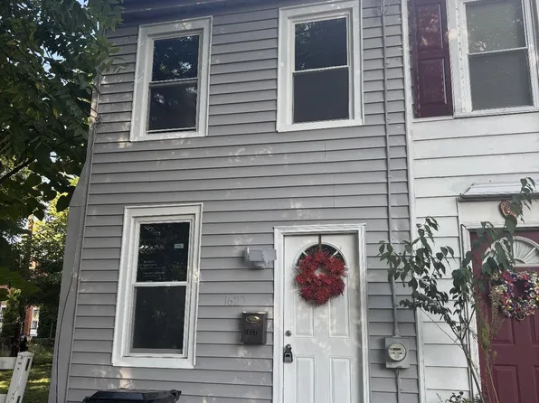 1627 Logan St, Harrisburg, PA 17102