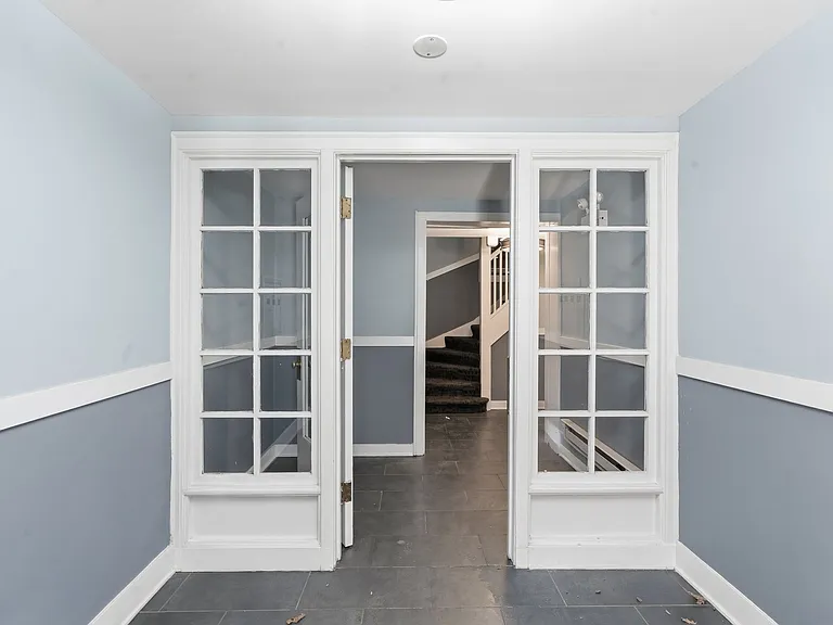 920 W Oakdale — Photo 16