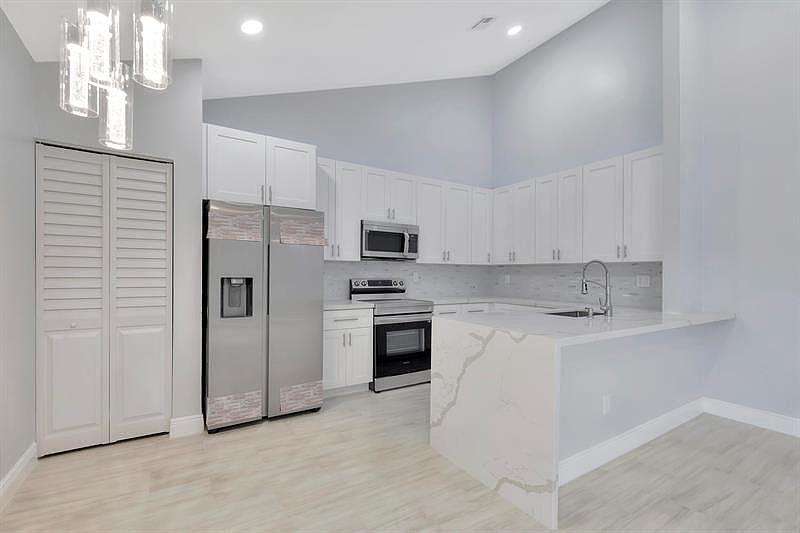 1st image of 1050 Summit Place Cir APT D
