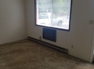 404 W 1st St, Phoenix, OR 97535