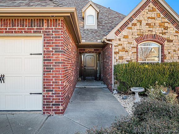3rd image of 25336 S Persimmon Ct