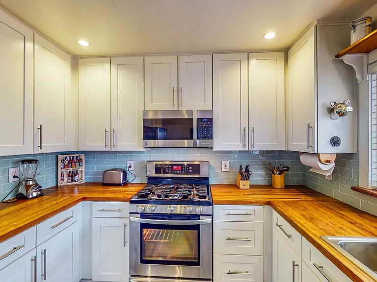 6543 Peachtree Ln — Photo 14