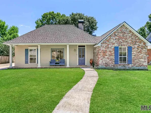 1440 Cottonwood Dr, Denham Springs, LA 70726