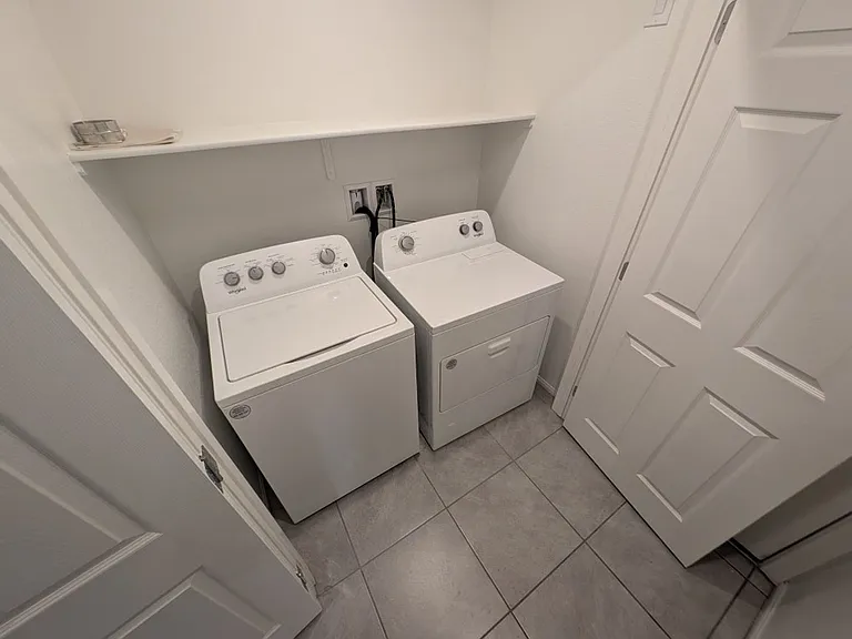 664 Vetiver Ln — Photo 7