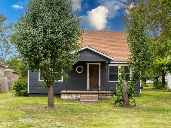 403 N Walnut Ave, Newkirk, OK 74647