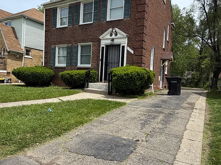 14820 Ardmore St — Photo 2