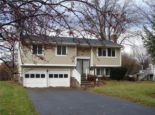 888 Independence Dr, Webster, NY 14580