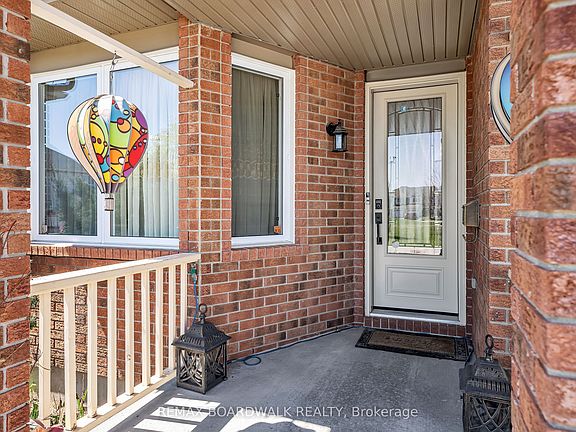 3rd image of 102 Mosswood Ct
