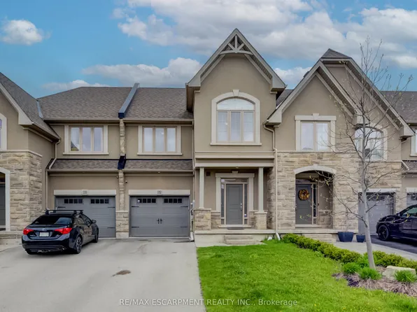 3352 Stalybridge Dr, Oakville, ON L6M 1N9