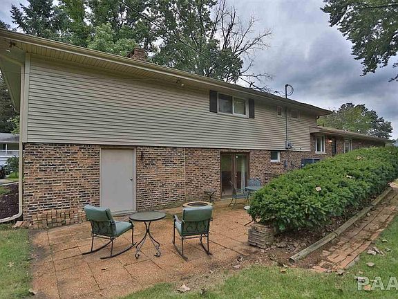 3rd image of 1119 W Oakglen Dr