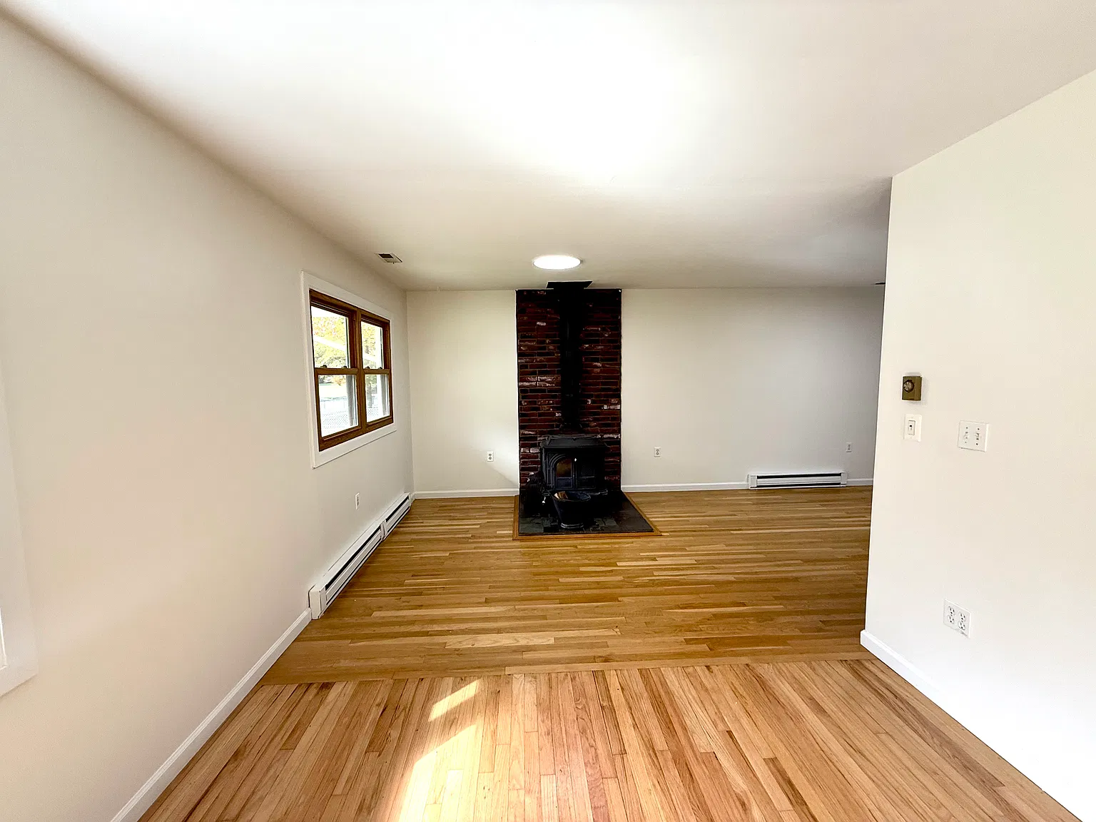 3 bed, 1262 sqft, $3,300 — Photo 4