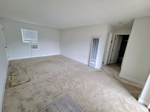 2nd image of 182 N Murphy Ave APT 8