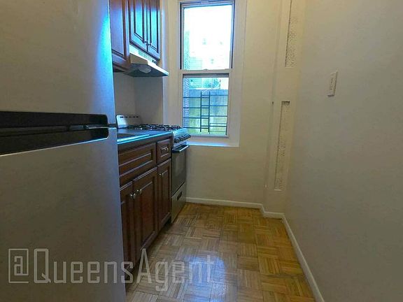 4th image of 6282 Saunders St APT 1