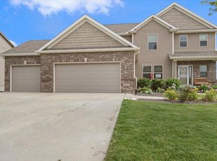 6003 Jackpine Rd, Bloomington, IL 61705