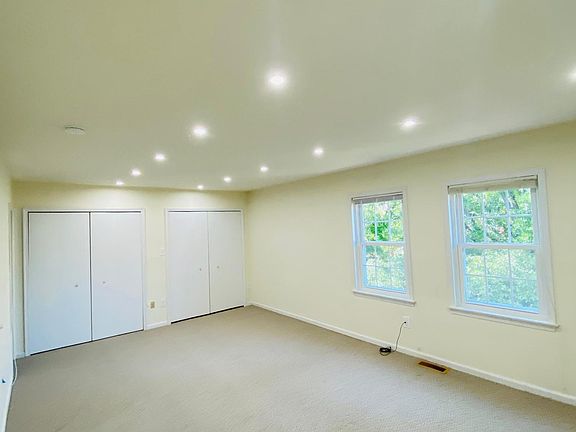 3rd image of 6910 McLean Park Manor Ct