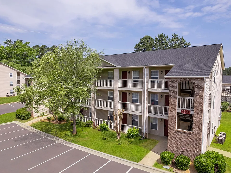 Carlson Bay Luxury Apartments