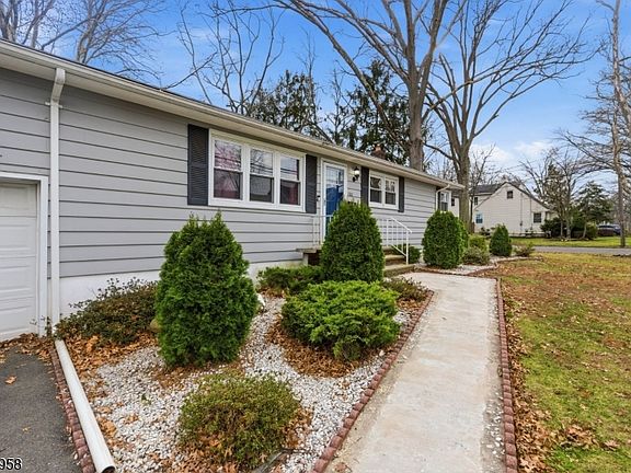 4th image of 1110 Elm Ter