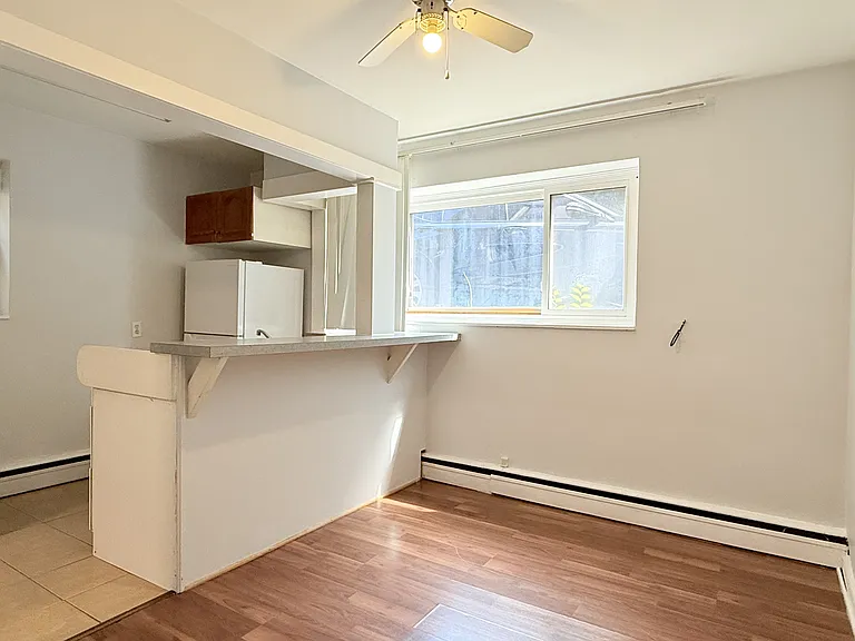 1590 Ouellette Ave #102 — Photo 7