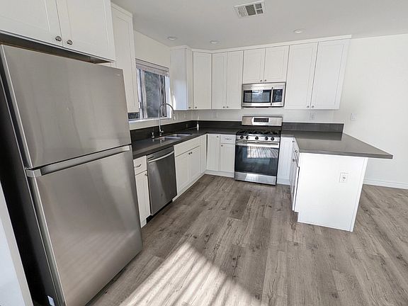 5th image of 4535 Murietta Ave APT 6