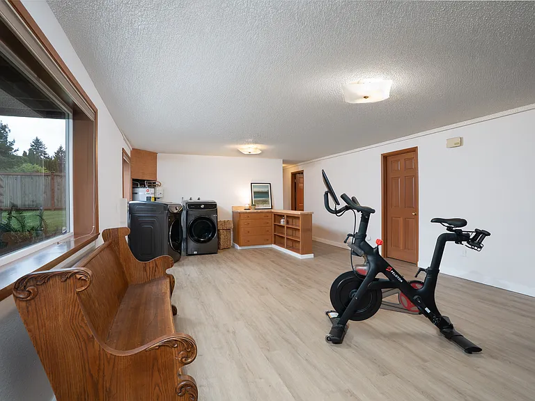 1045 Sunrise Ln — Photo 20