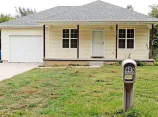 605 S Arch St, Carterville, MO 64835