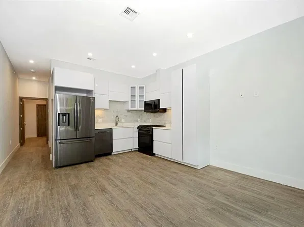 130 Essex St #1B, Jersey City, NJ 07302