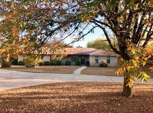 122 Forest Cir, Kerrville, TX 78028