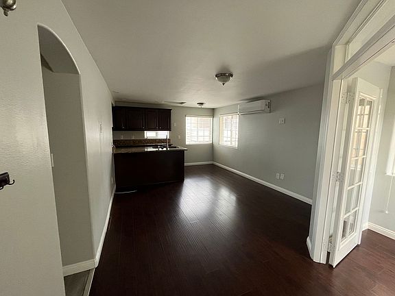 4th image of 126 E Balboa Blvd #96212C90F