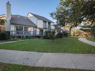 284 Crabtree Ct, Basking Ridge, NJ 07920