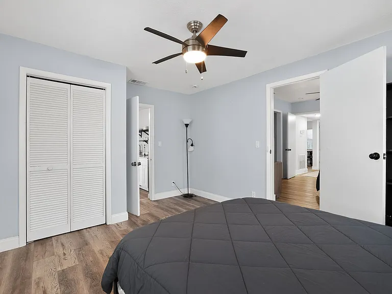 3313 W Leroy St — Photo 8