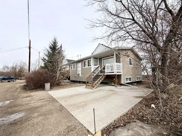 105 A St #1, Linden, AB T0M 1J0