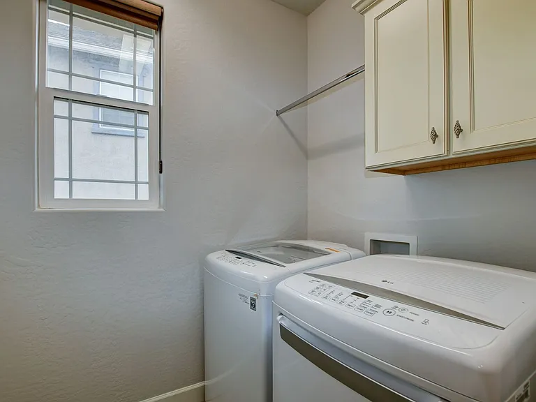 1499 Varsity Dr — Photo 22