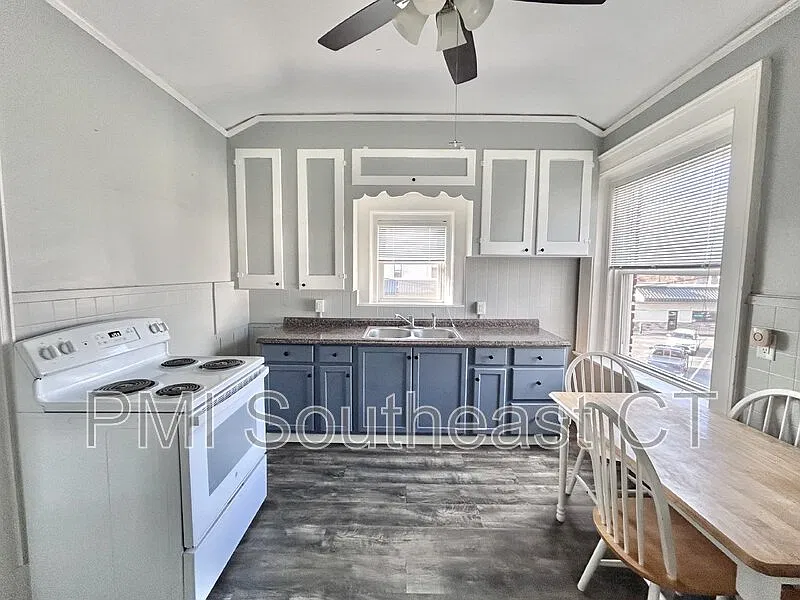 1 bed, 1.0 bath, 500 sqft, $1,150 — Photo 2