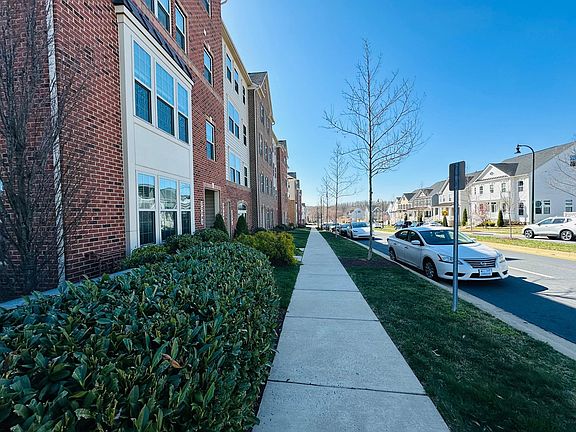 3rd image of 22045 Broadway Ave #401L