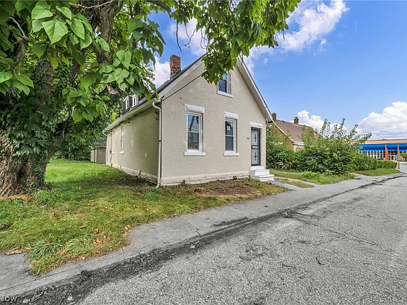 3rd image of 7041 Roy Ave