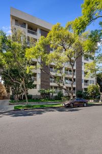 441 N Oakhurst Dr APT 601, Beverly Hills, CA, 90210