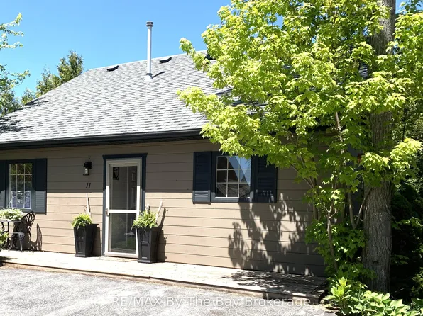 11 Cabin Cres, Wasaga Beach, ON L9Z 1X7
