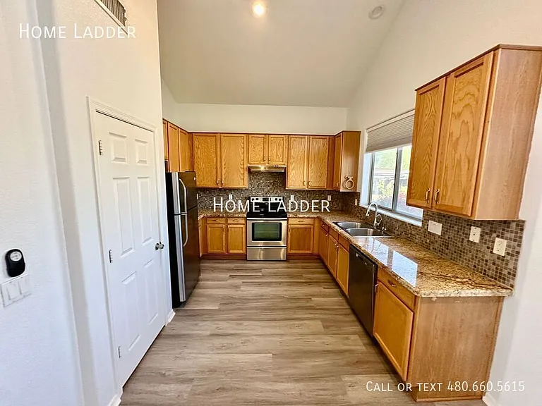 13201 W Rimrock St — Photo 8