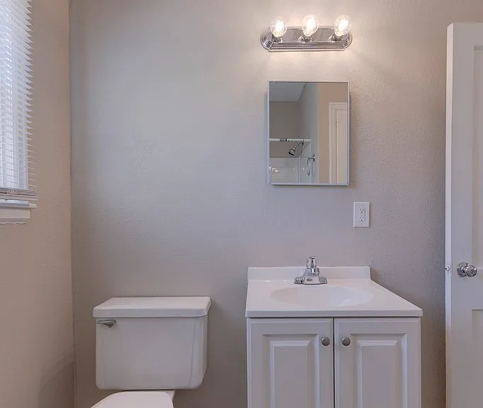 654 N Glendale St — Photo 19