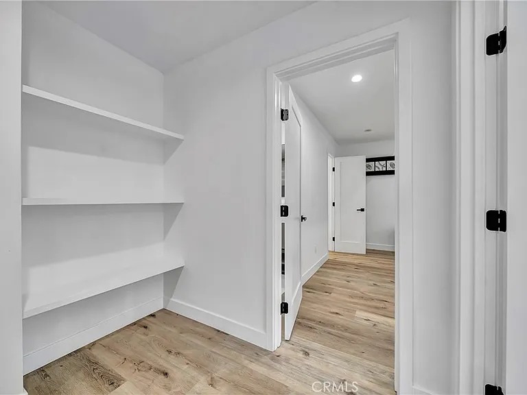 24445 Clipstone St — Photo 29
