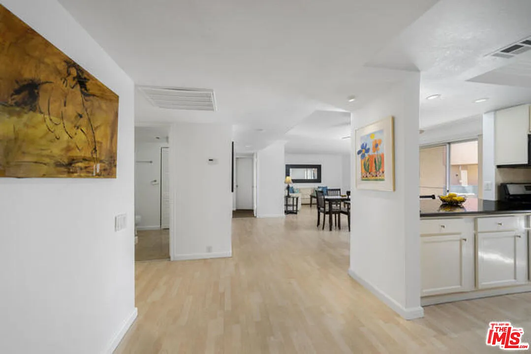 2 bed, 1150 sqft, $2,195 — Photo 3