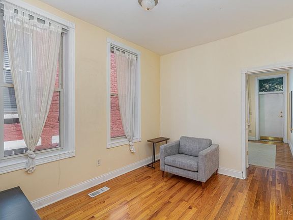 4th image of 2134 Fulton Ave #3