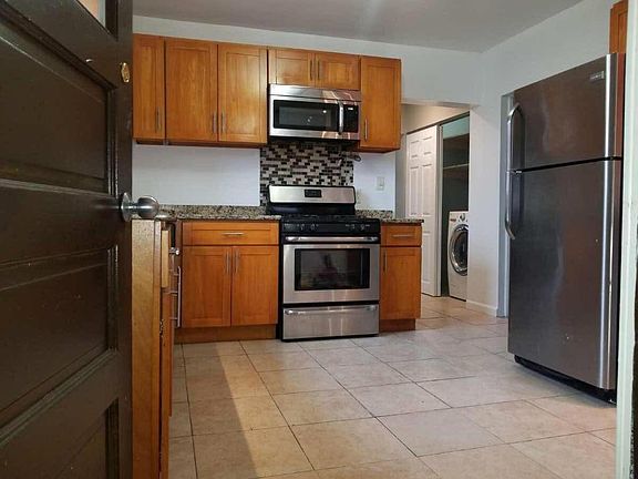 4th image of 4547 S Emerald Ave #2F
