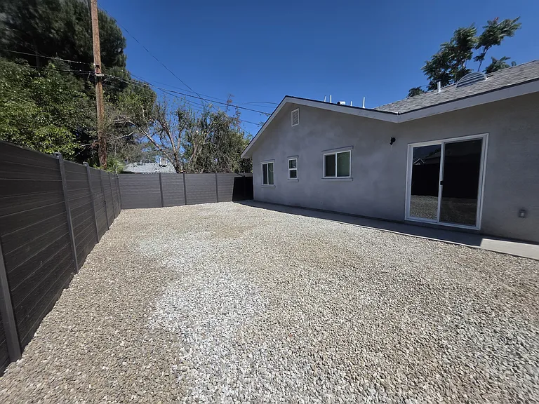 Crestview Ave — Photo 25