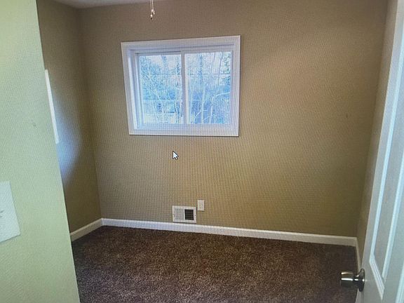 5th image of 4920 Erskine St