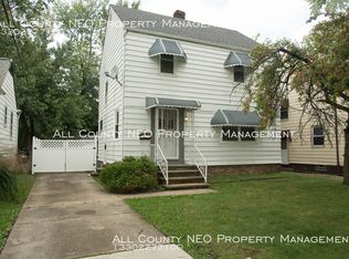17907 North Blvd, Maple Heights, OH 44137