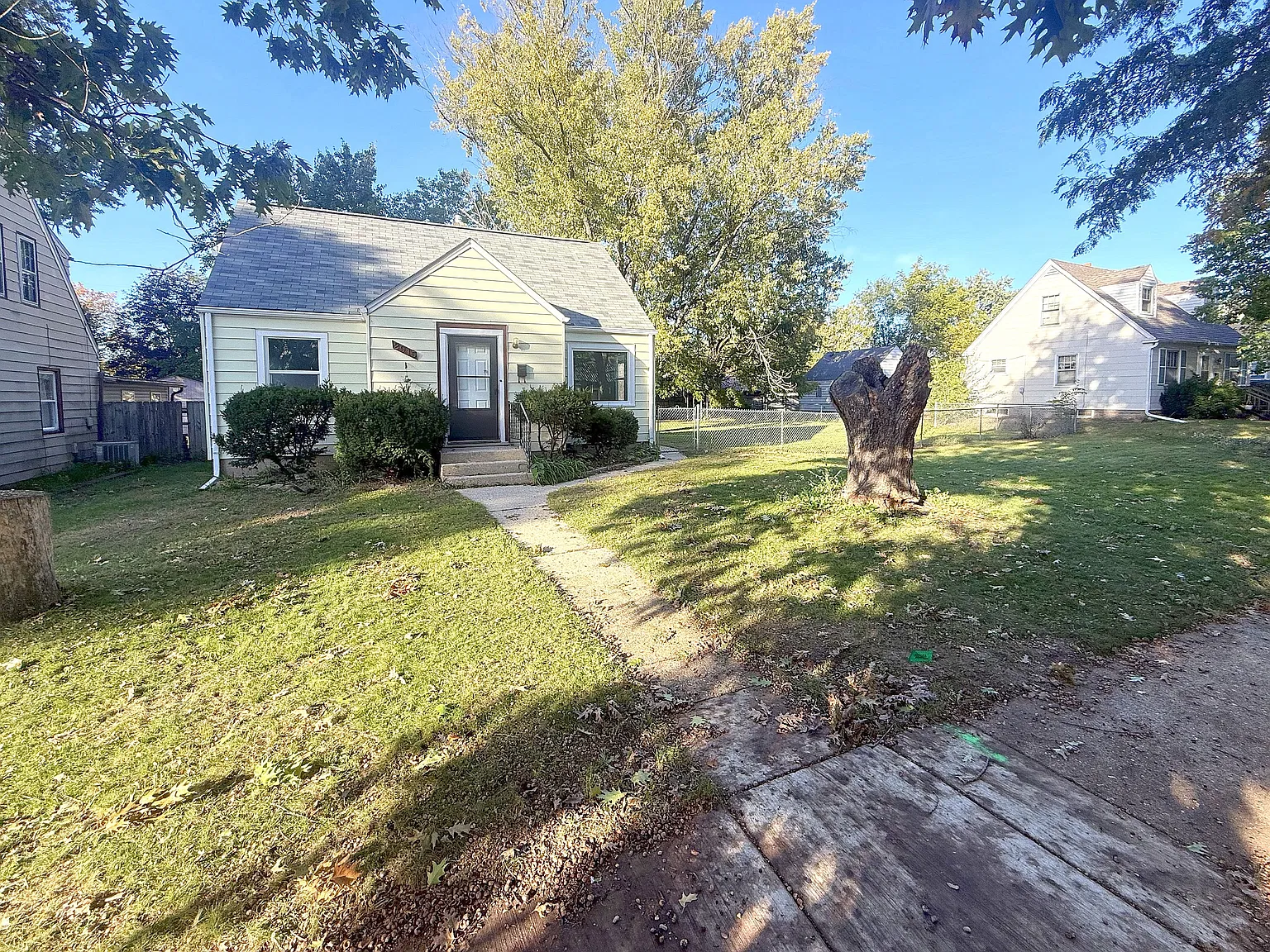 3 bed, 2.0 bath, 1109 sqft, $1,900 — Photo 1